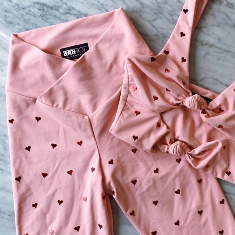 BeachRiot Dotty legging in pink heart pattern